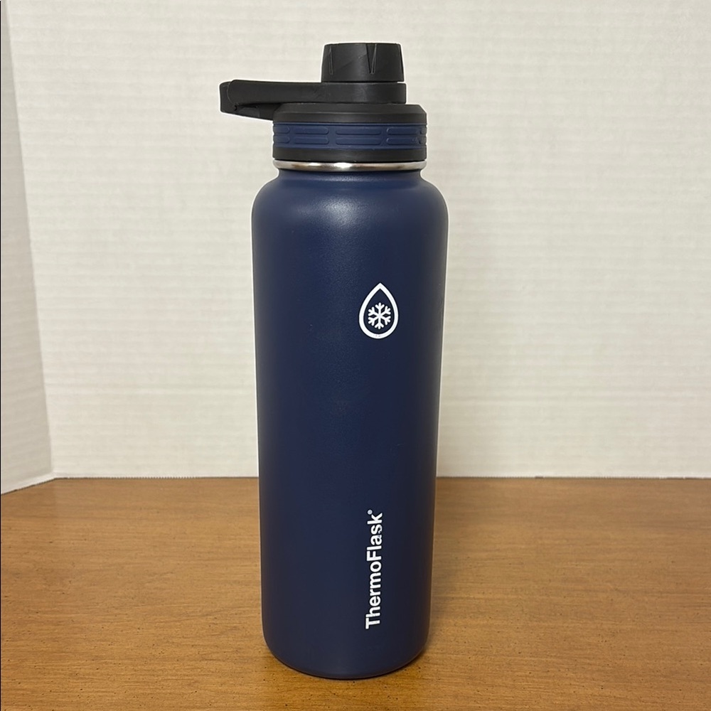 ThermoFlask DoubleWall Vacuum Insulated Stainless Steel Water Bottle 40oz / 1.2L